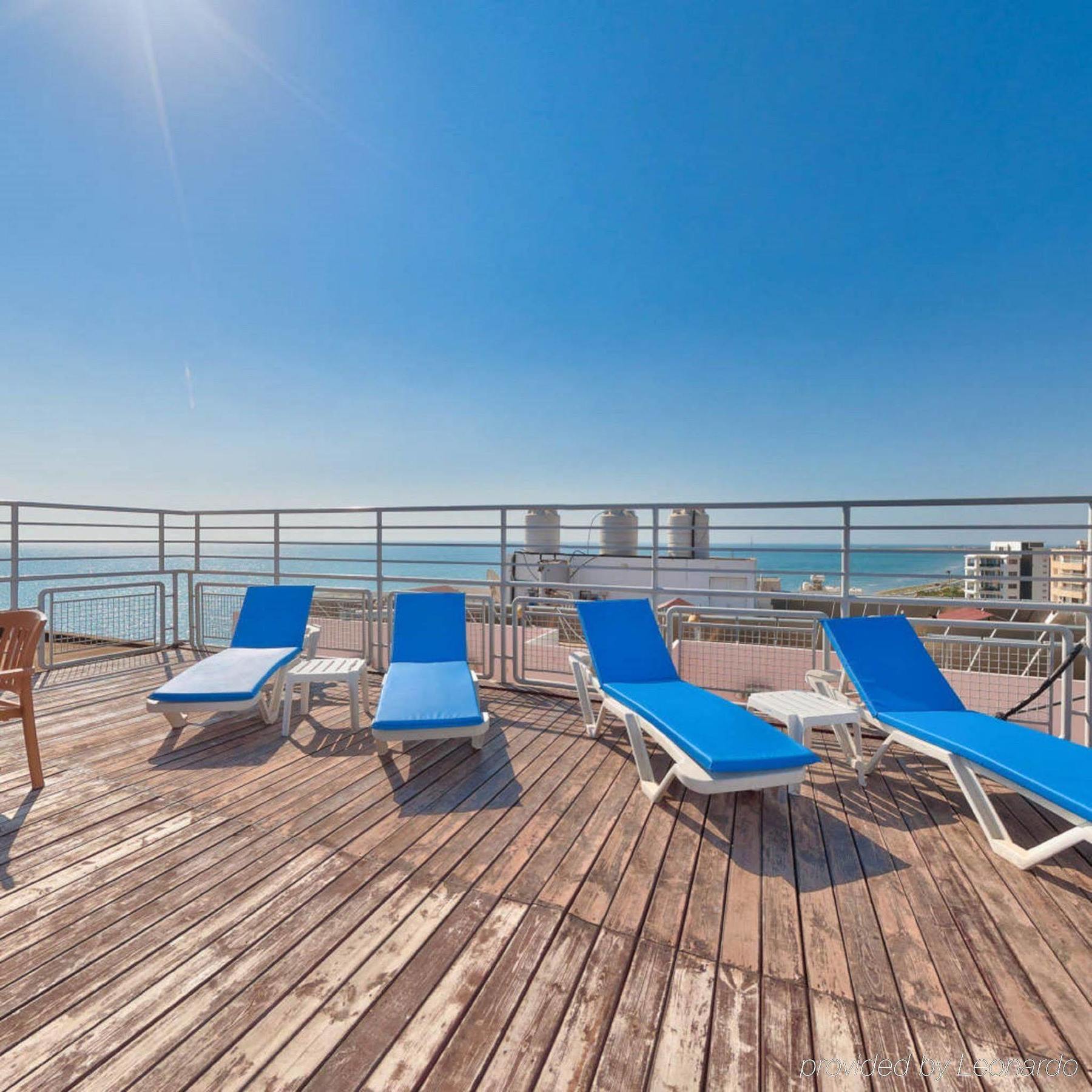 Mackenzie Beach Hotel ラルナカ エクステリア 写真