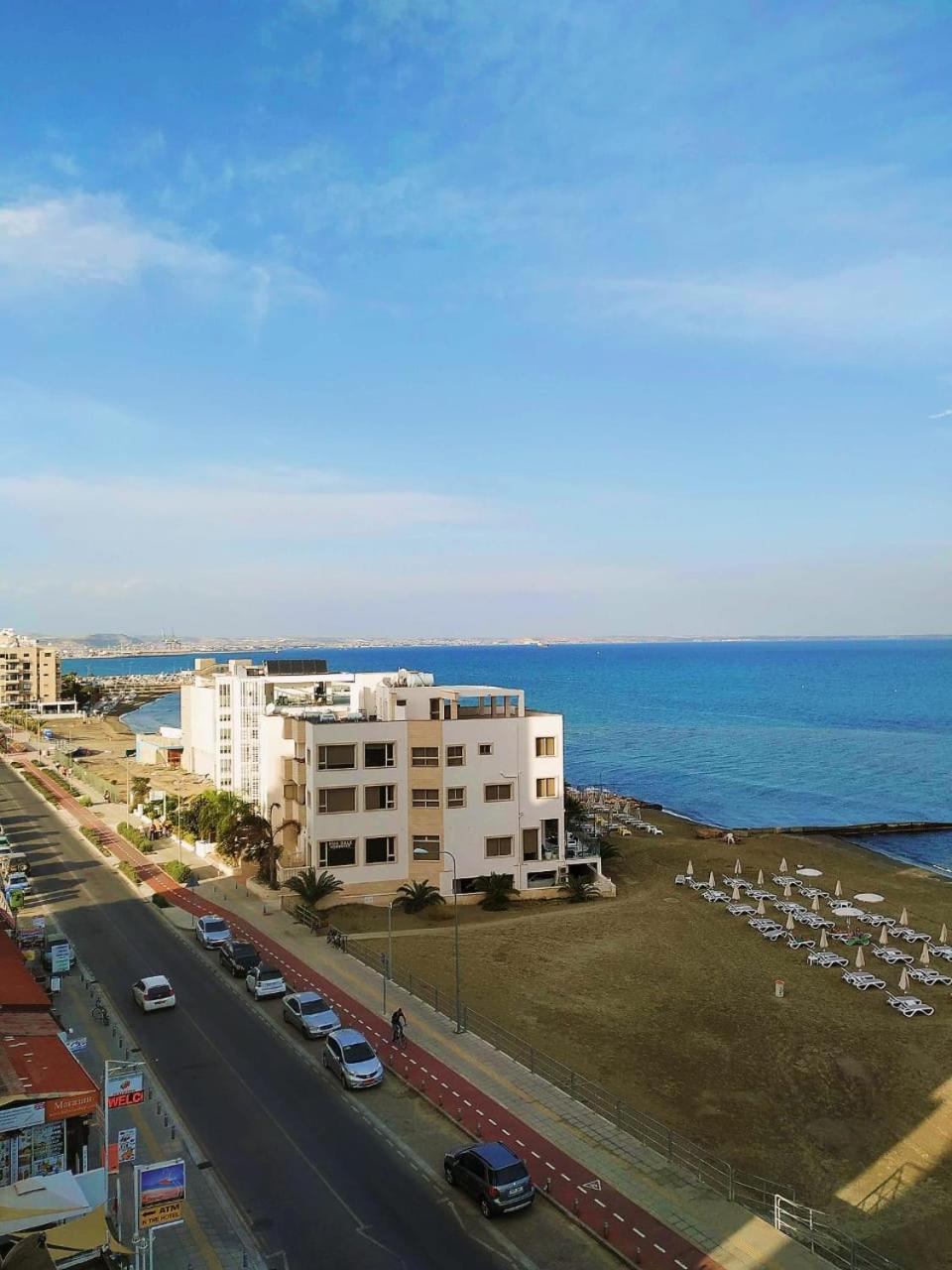 Mackenzie Beach Hotel ラルナカ エクステリア 写真