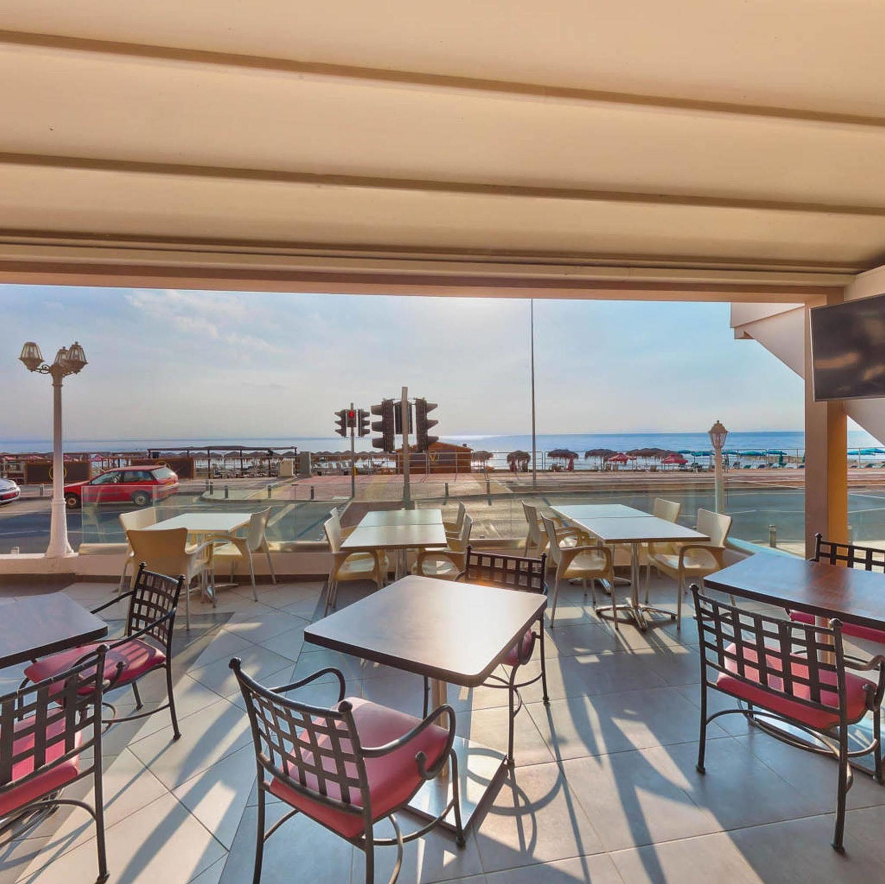Mackenzie Beach Hotel ラルナカ エクステリア 写真