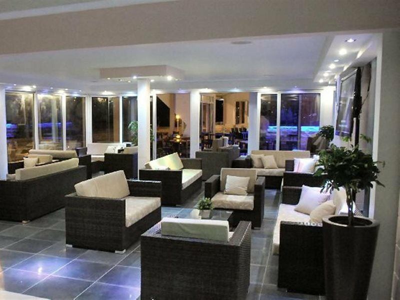 Mackenzie Beach Hotel ラルナカ エクステリア 写真